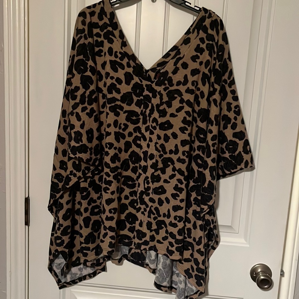 Oversized leopard top
